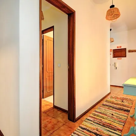 Charming T3 With Patio, And Surf פניש