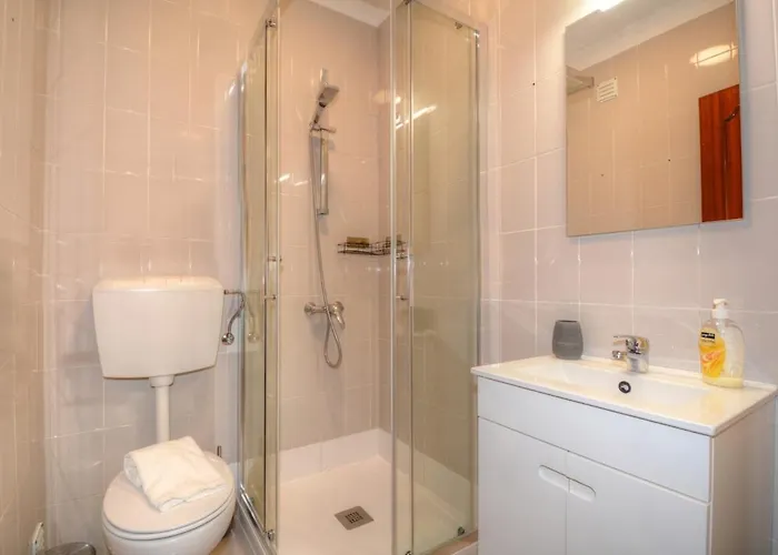 Charming T3 With Patio, And Surf Peniche