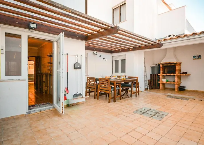 Charming T3 With Patio, And Surf * Peniche